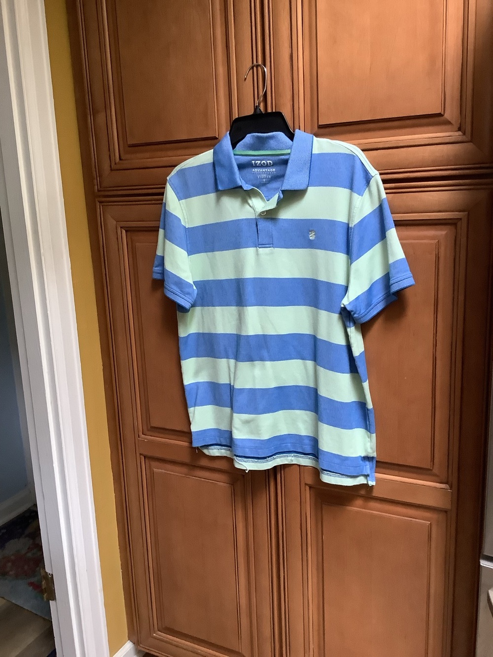 IZOD STRIPED POLO IN BLUE AND LIGHT GREEN